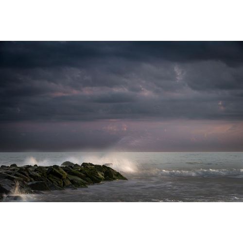 Jaynes Gallery 아티스트의 USA-New Jersey-Cape May National Seashore Cloudy sunset on seashore작품입니다.